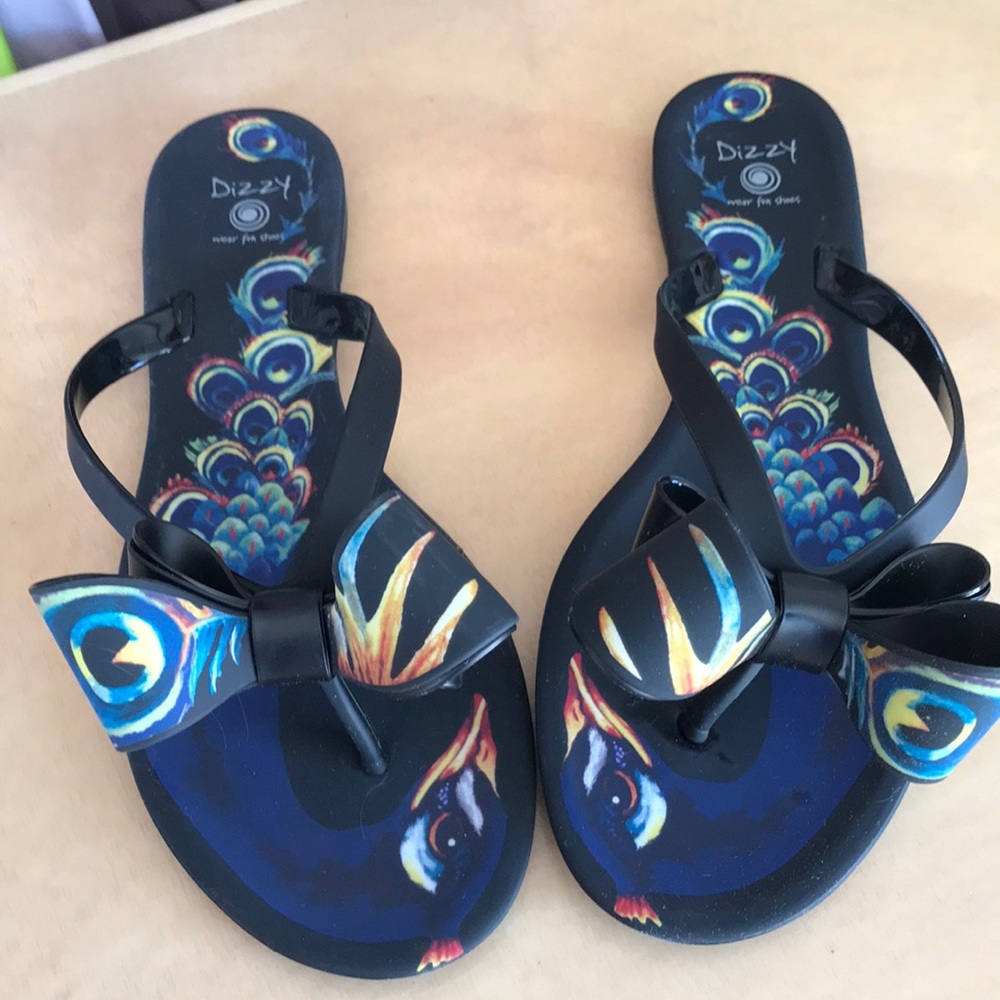 Dizzy Black peacock sandals